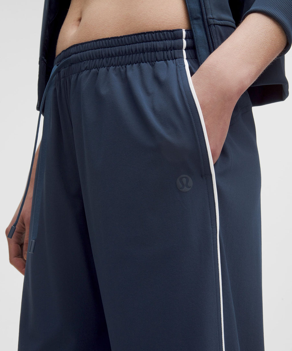 Court Rival Wide-Leg Track Pant *Regular