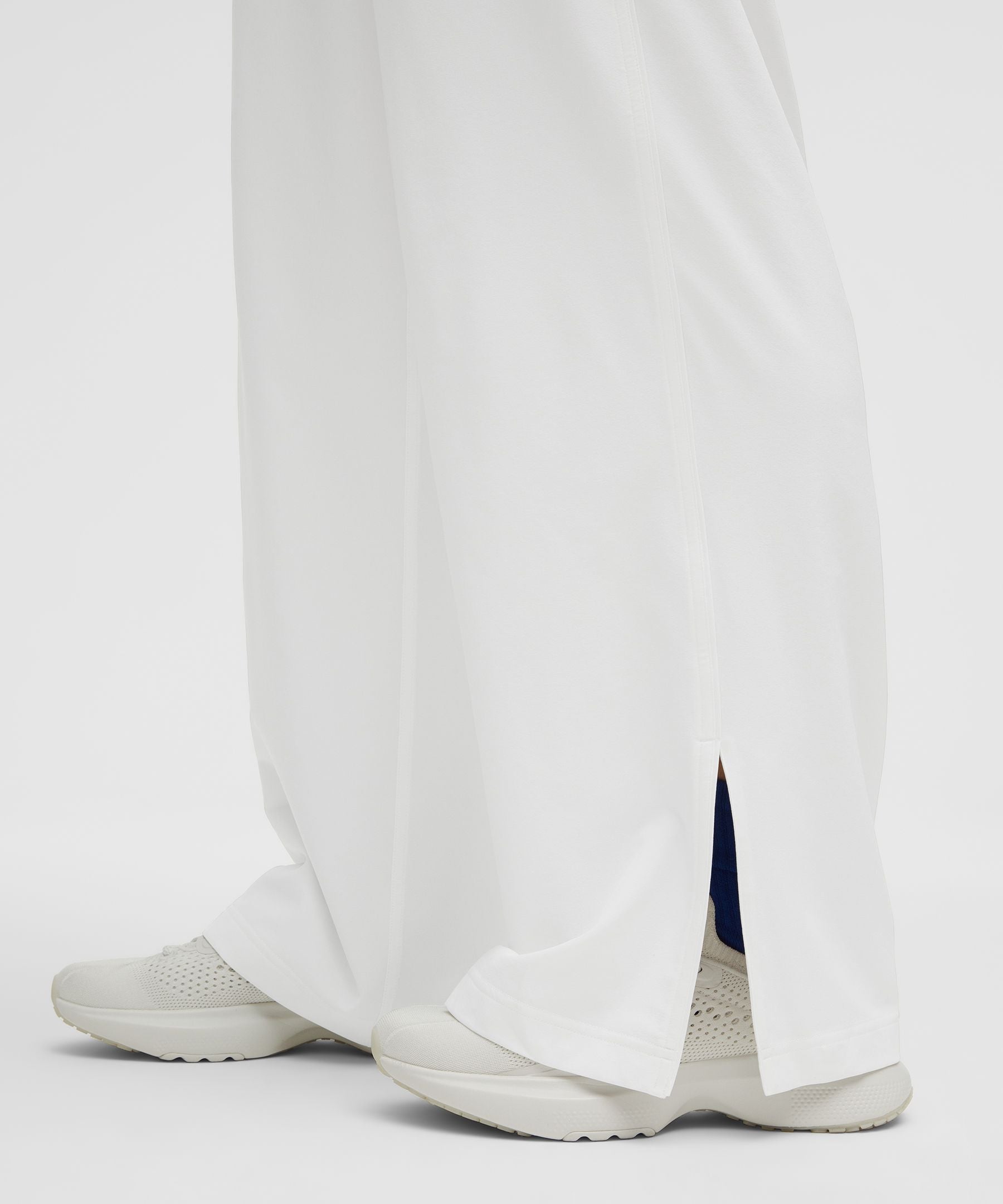 Court Rival Wide-Leg Track Pant *Regular