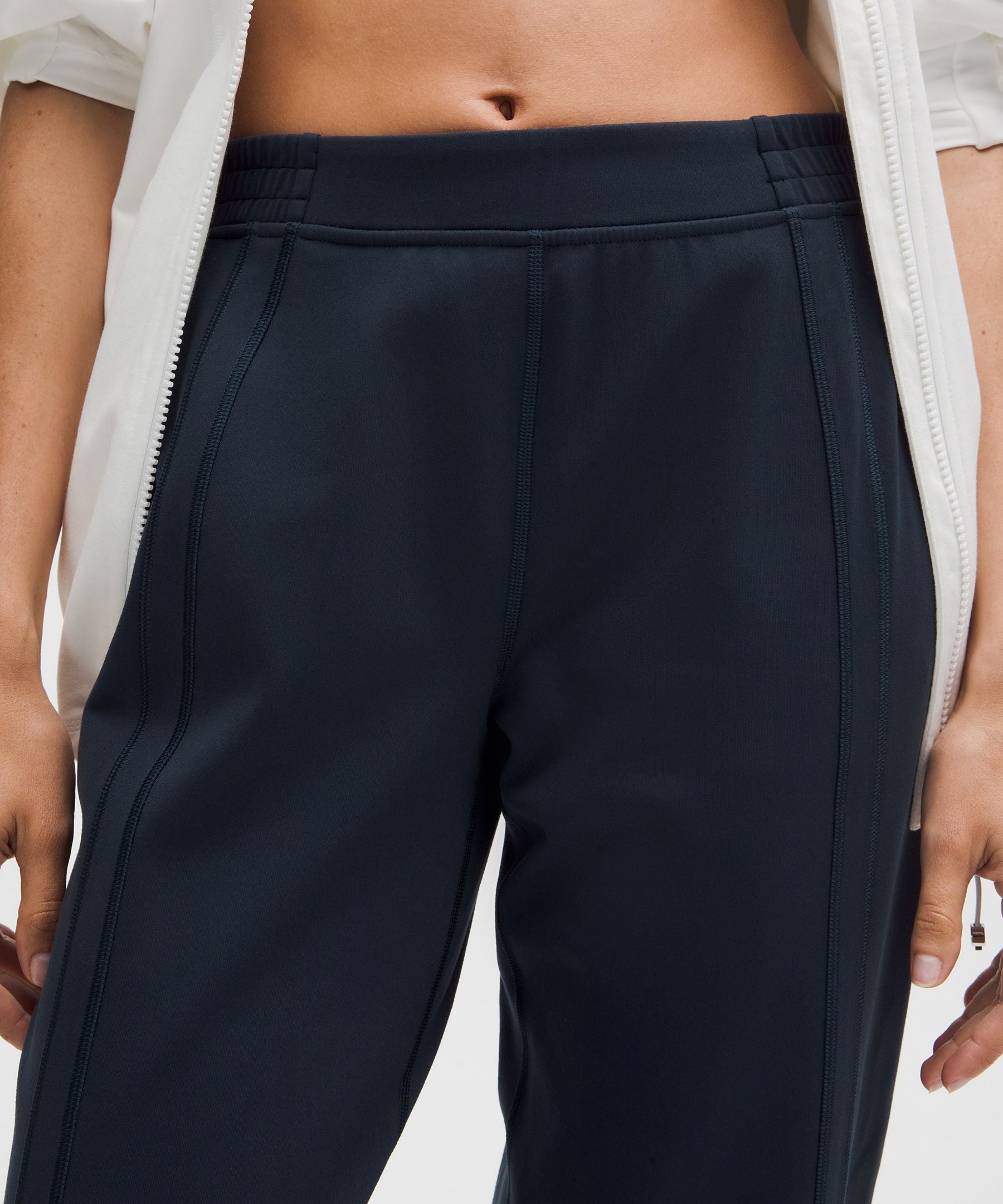 Define Mid-Rise Track Pant *Luon