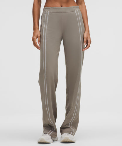 Define Mid-Rise Track Pant *Luon