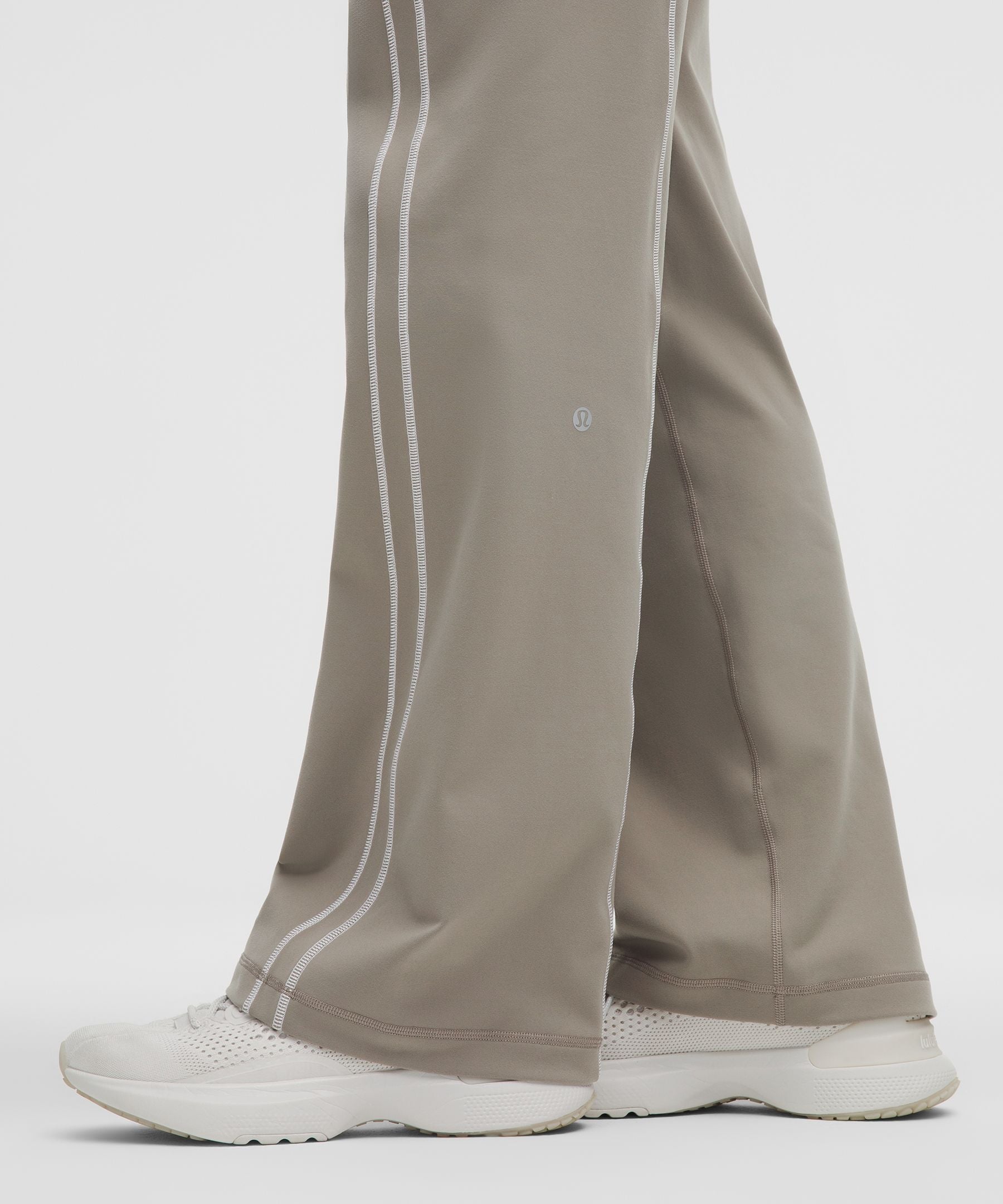Define Mid-Rise Track Pant *Luon