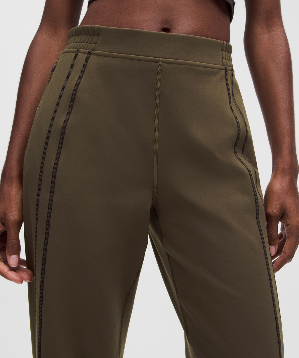 Define Mid-Rise Track Pant *Luon