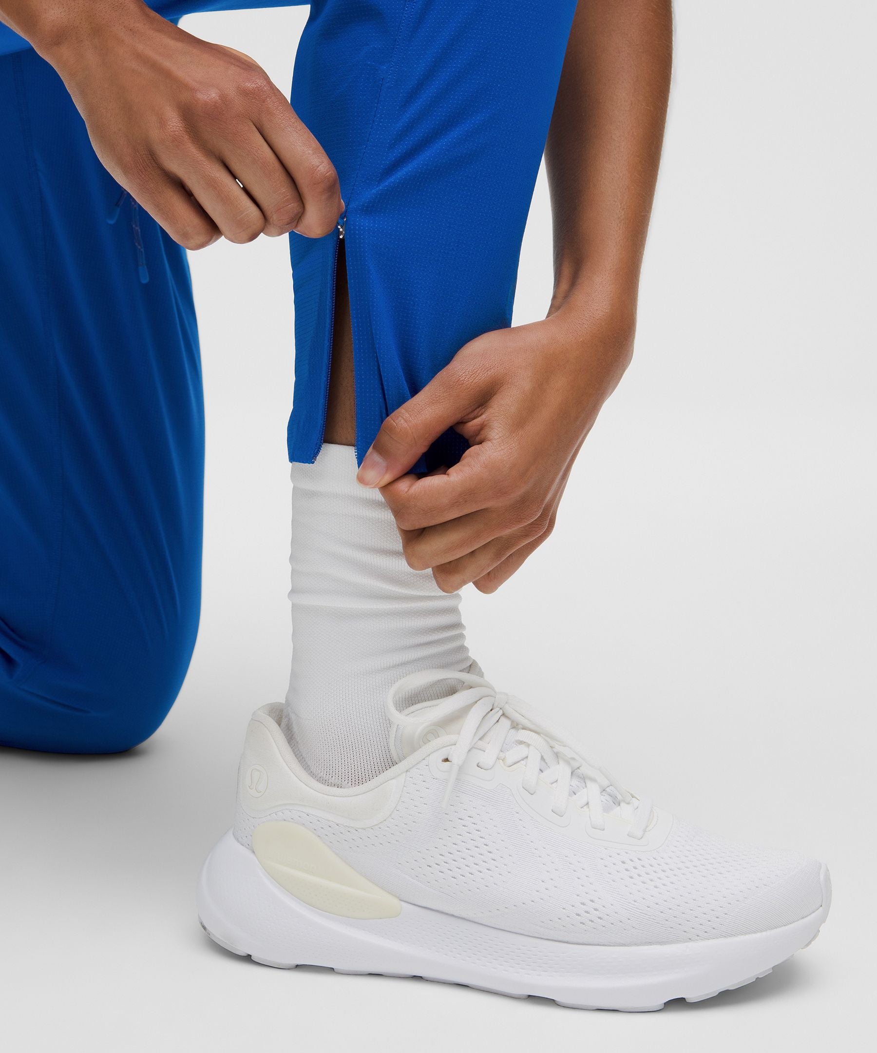 Mile Maker Run Crew Graphic High-Rise Track Pant