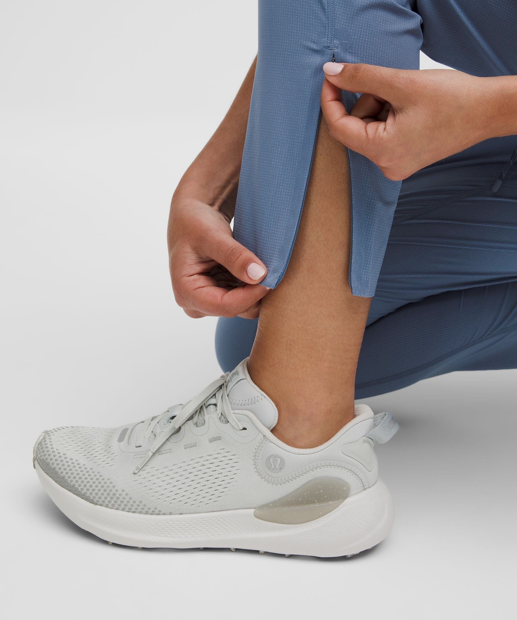 Mile Maker Run Crew Graphic High-Rise Track Pant