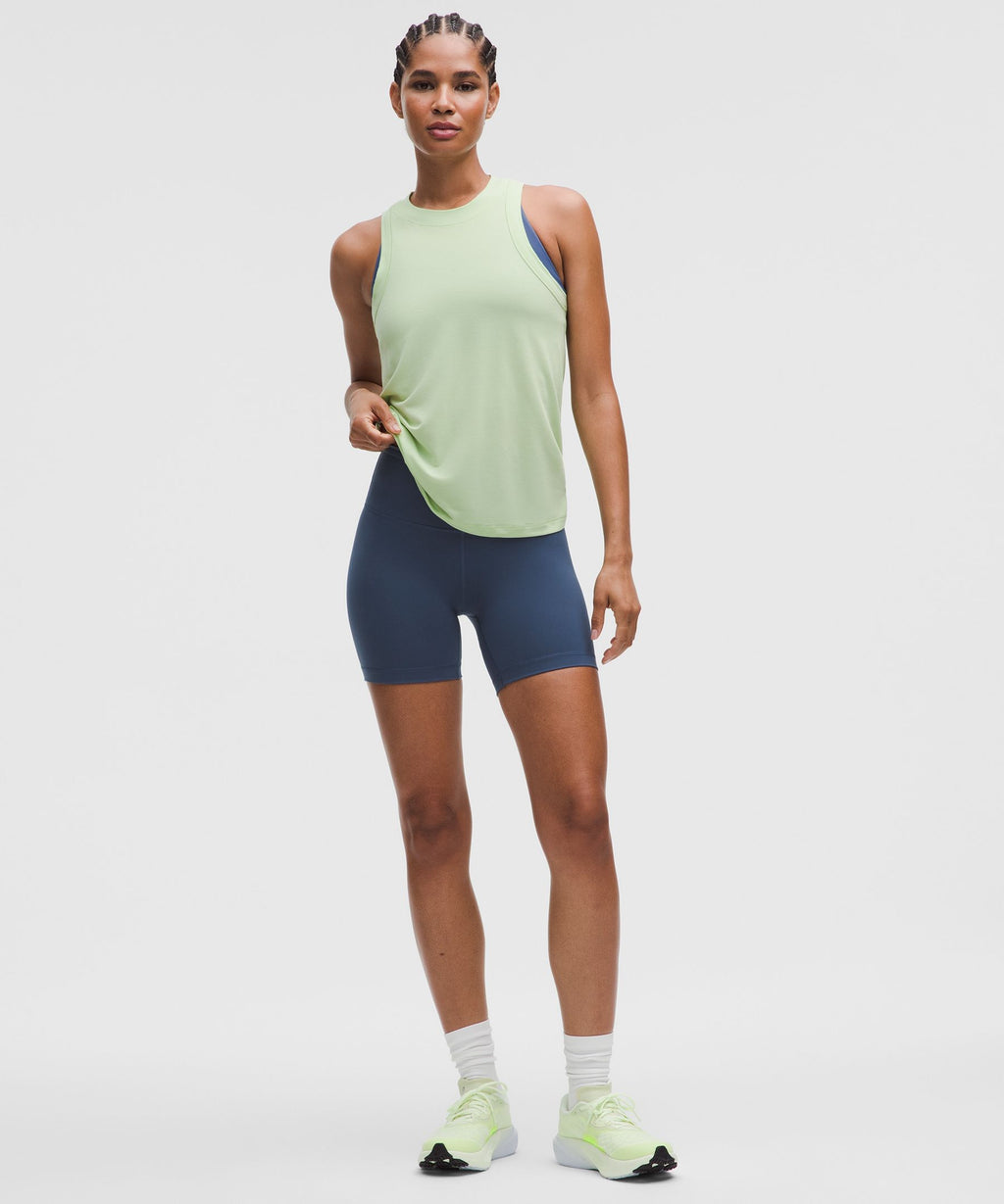 Wunder Train High-Rise Short 6"