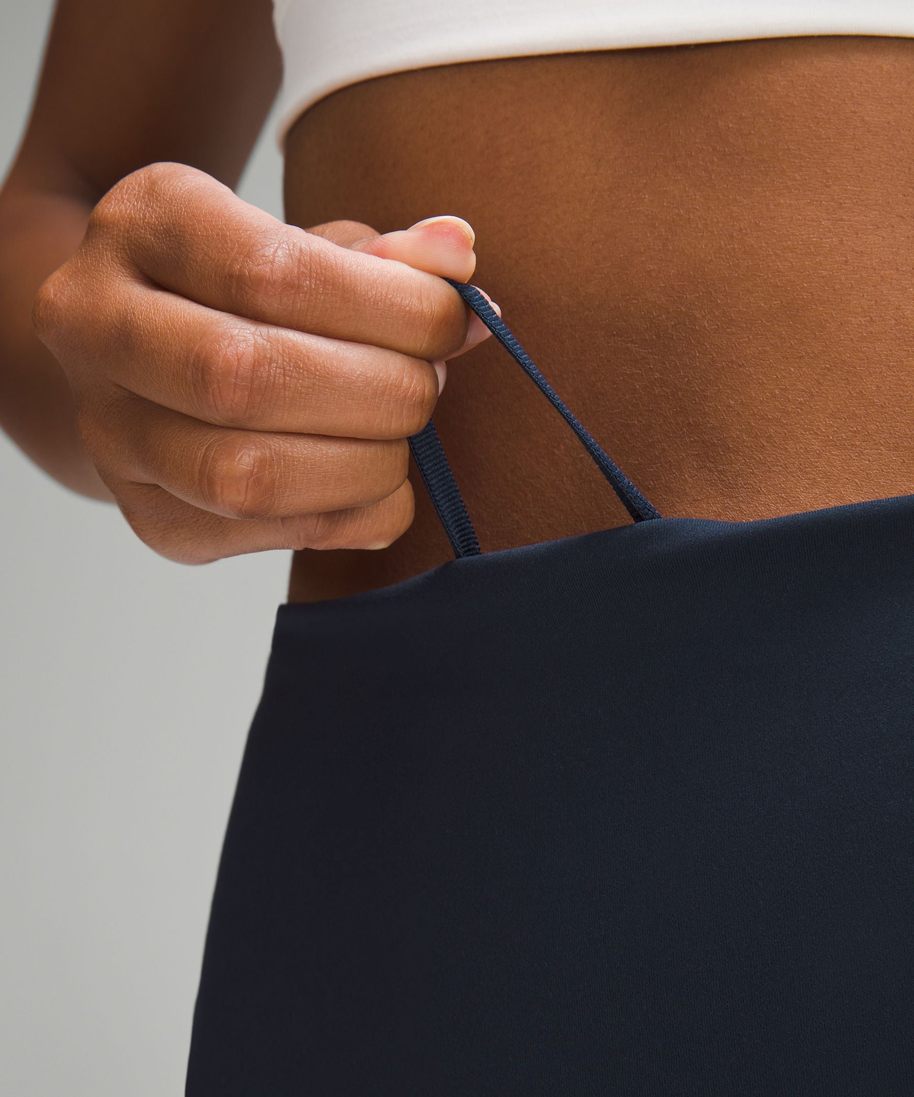 Wunder Train High-Rise Short 8"