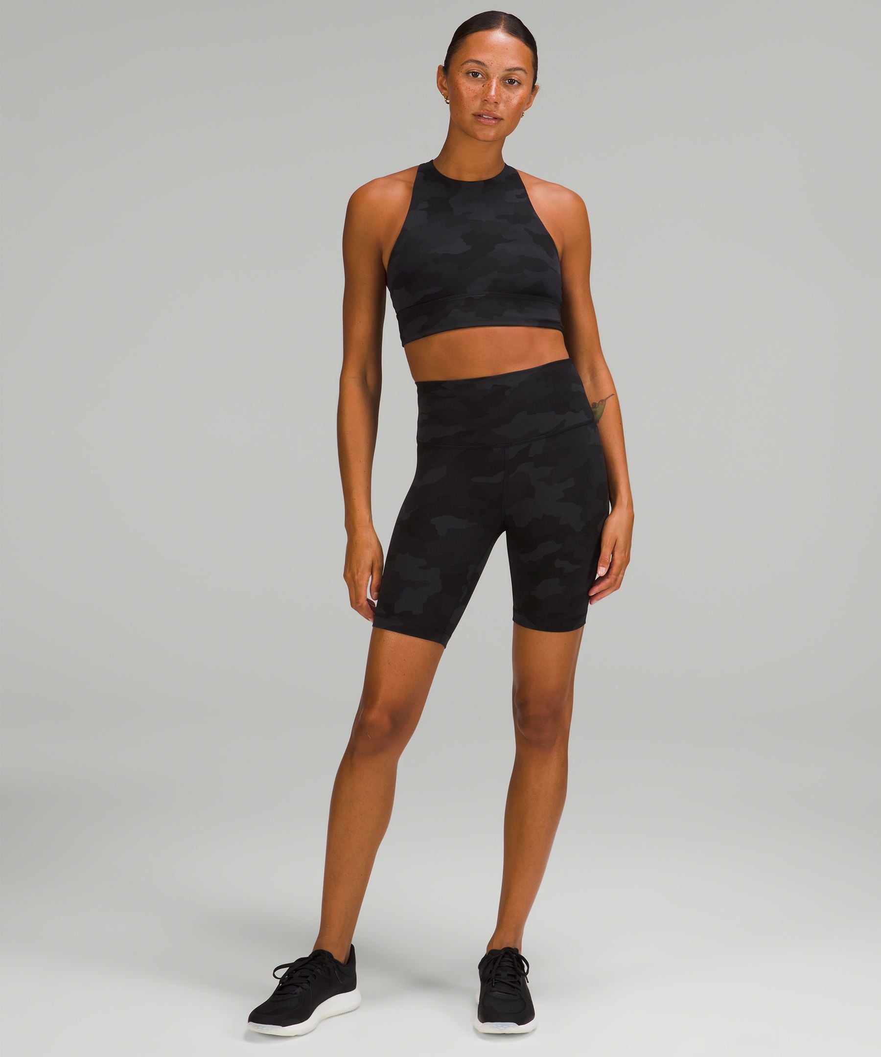 Wunder Train High-Rise Short 8"