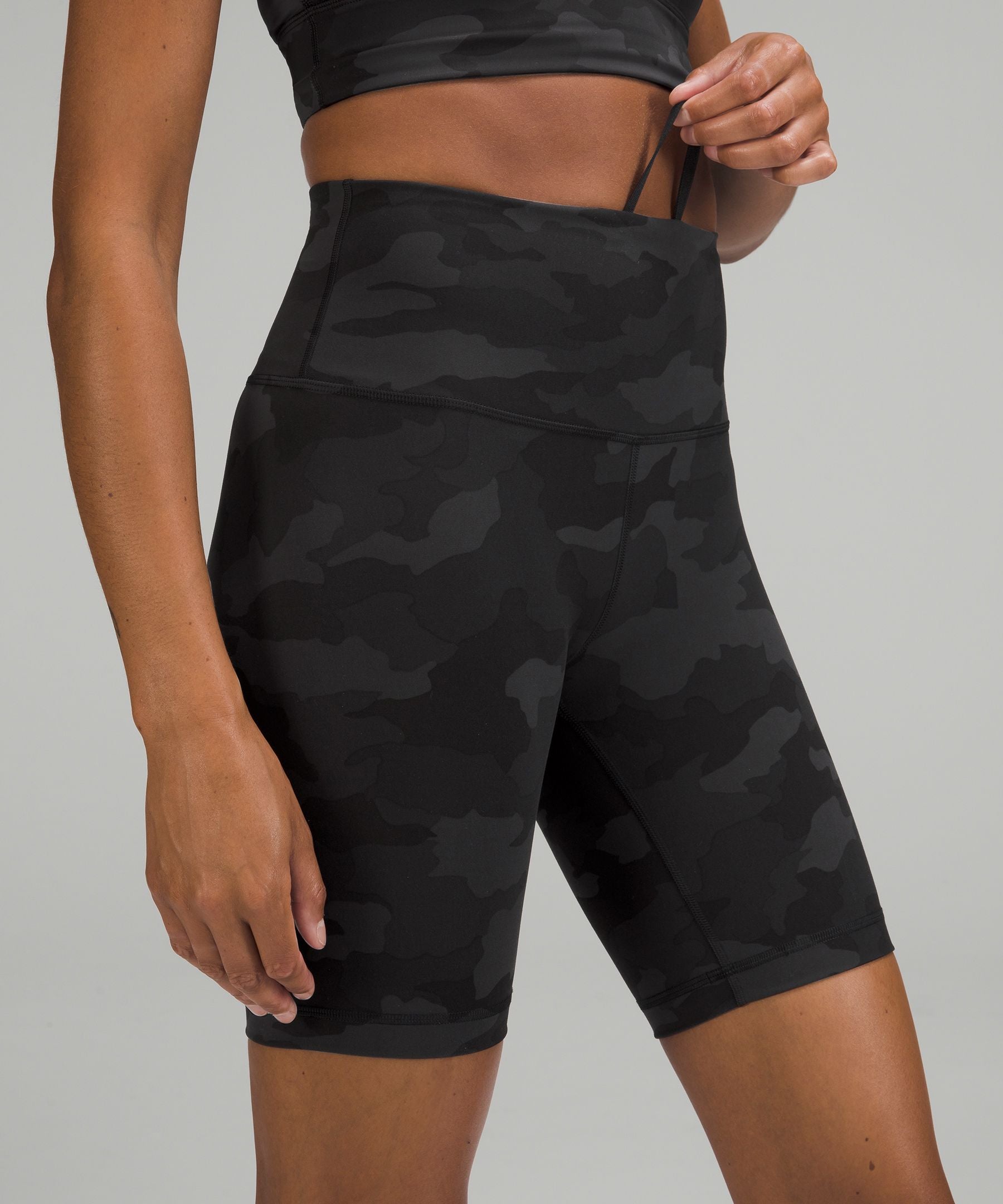 Wunder Train High-Rise Short 8"