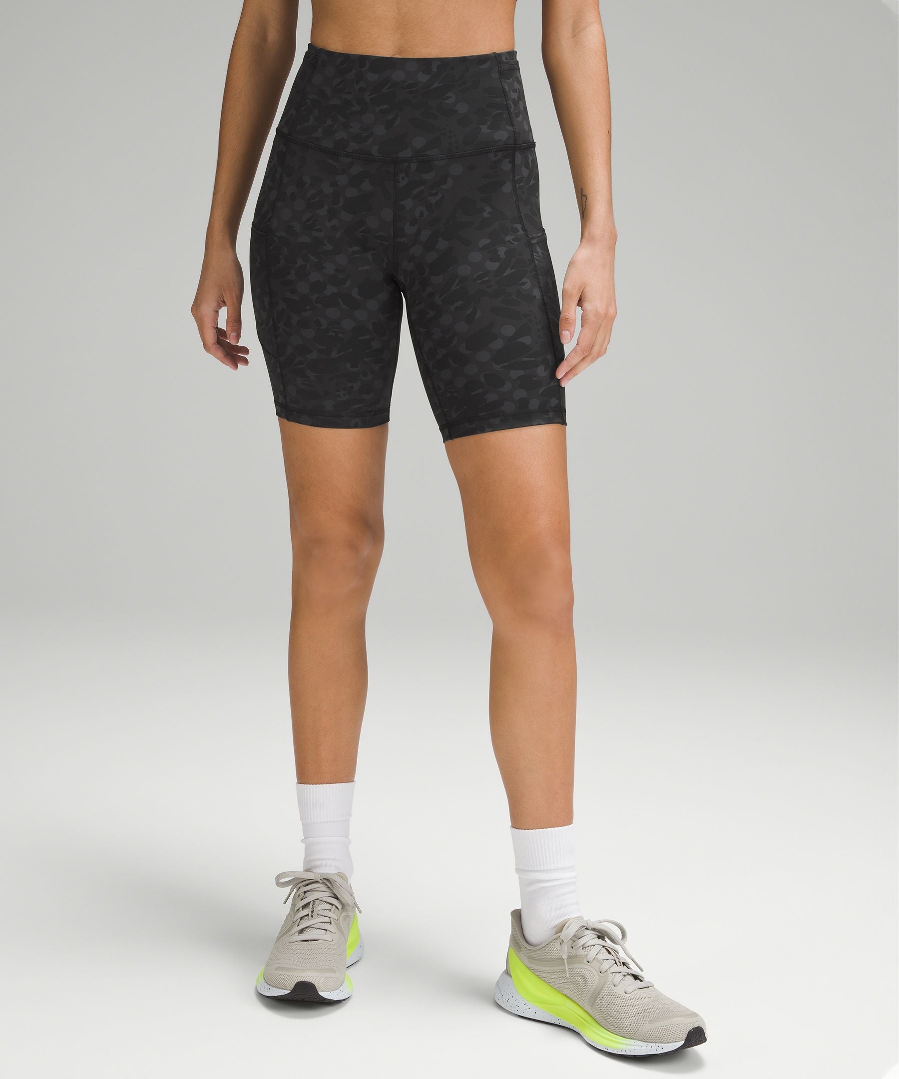 Fast and Free High-Rise Short 8" *7 Pocket