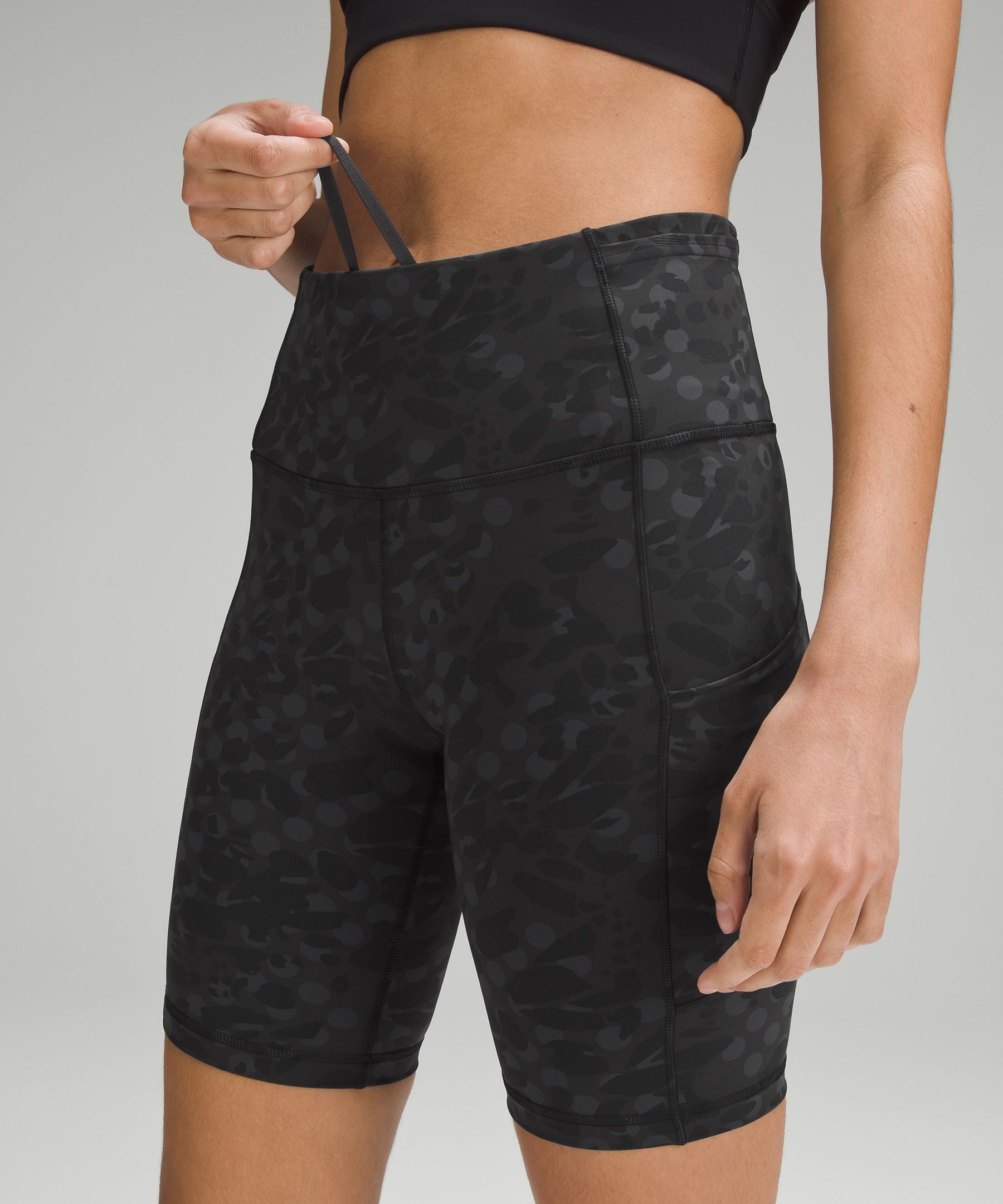 Fast and Free High-Rise Short 8" *7 Pocket