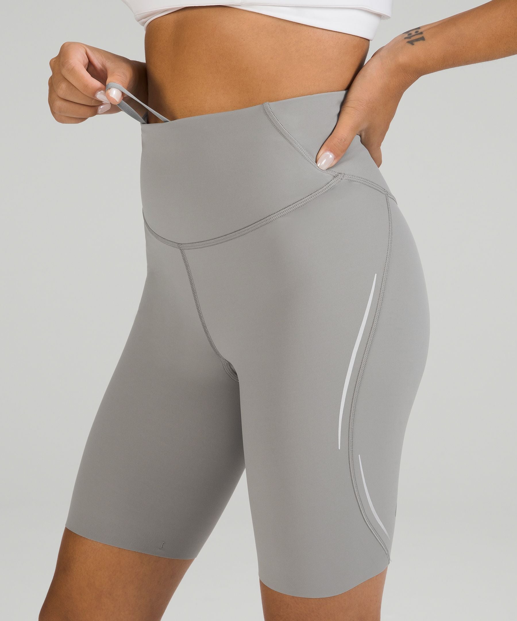 Base Pace High-Rise Reflective Short 8"