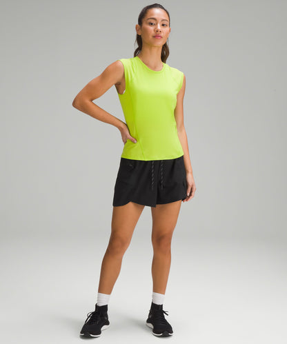 WovenAir High-Rise Hiking Short 4"