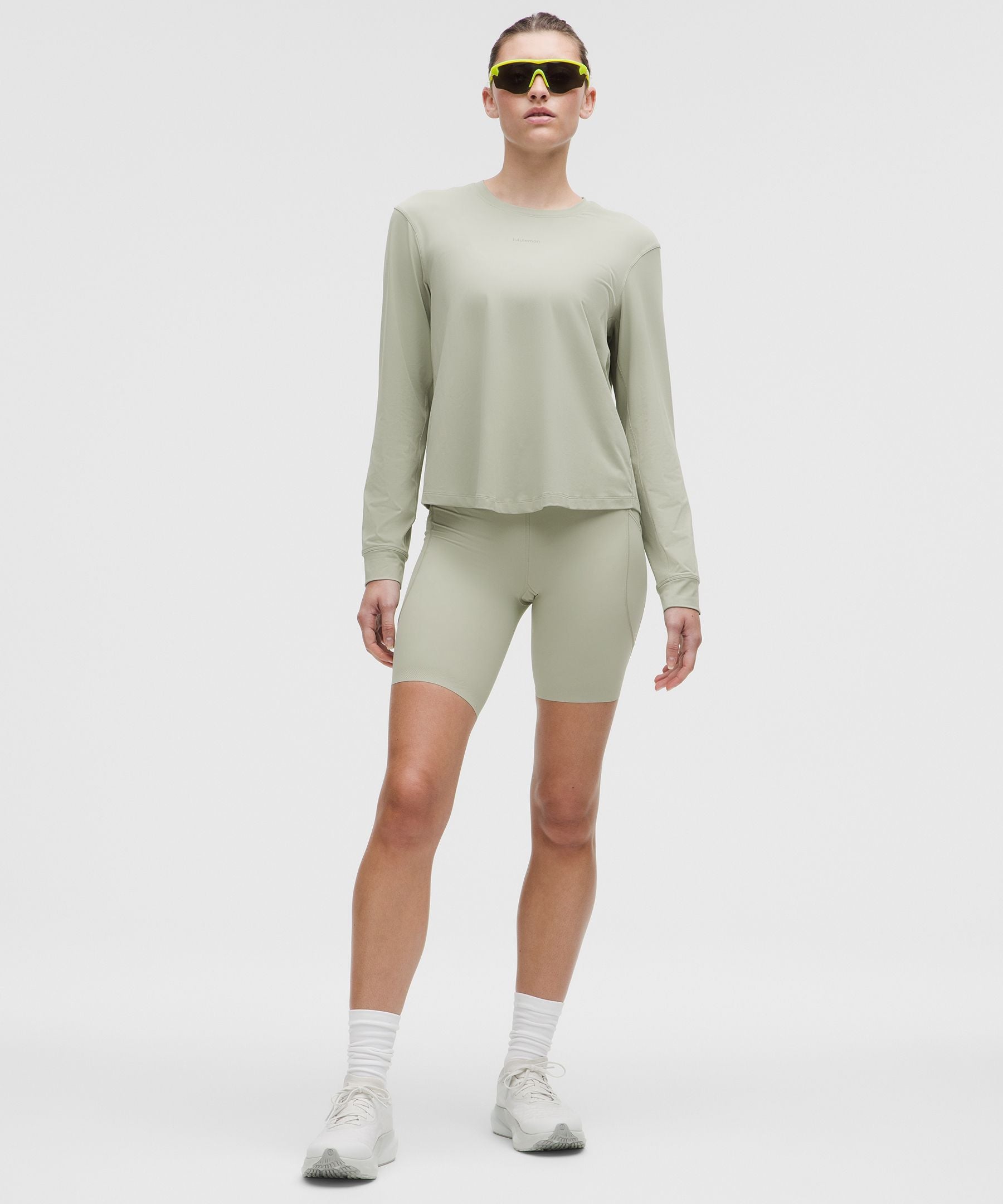 Fast and Free High-Rise Short 8" *5 Pocket