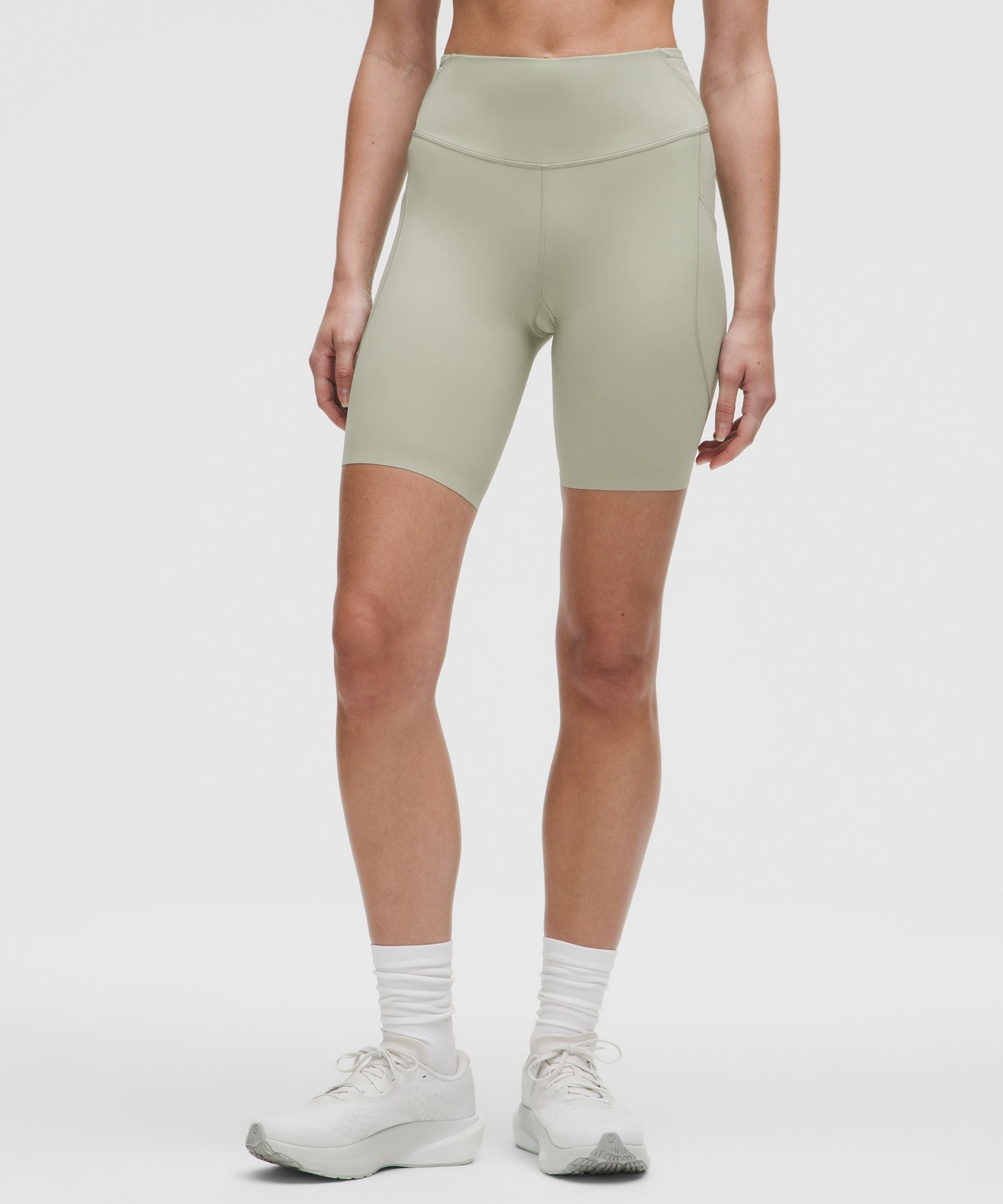 Fast and Free High-Rise Short 8" *5 Pocket