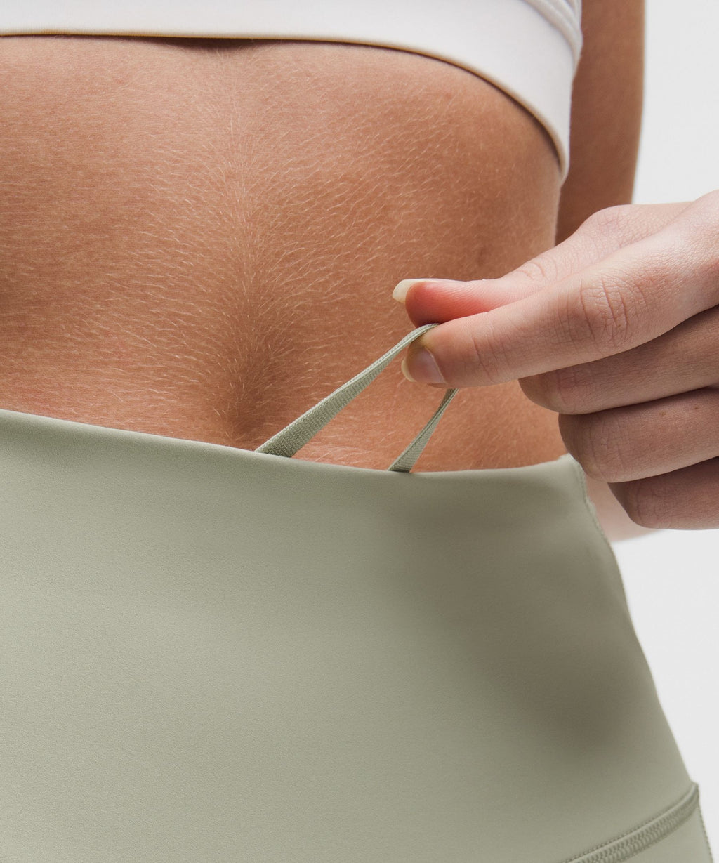 Fast and Free High-Rise Short 8" *5 Pocket