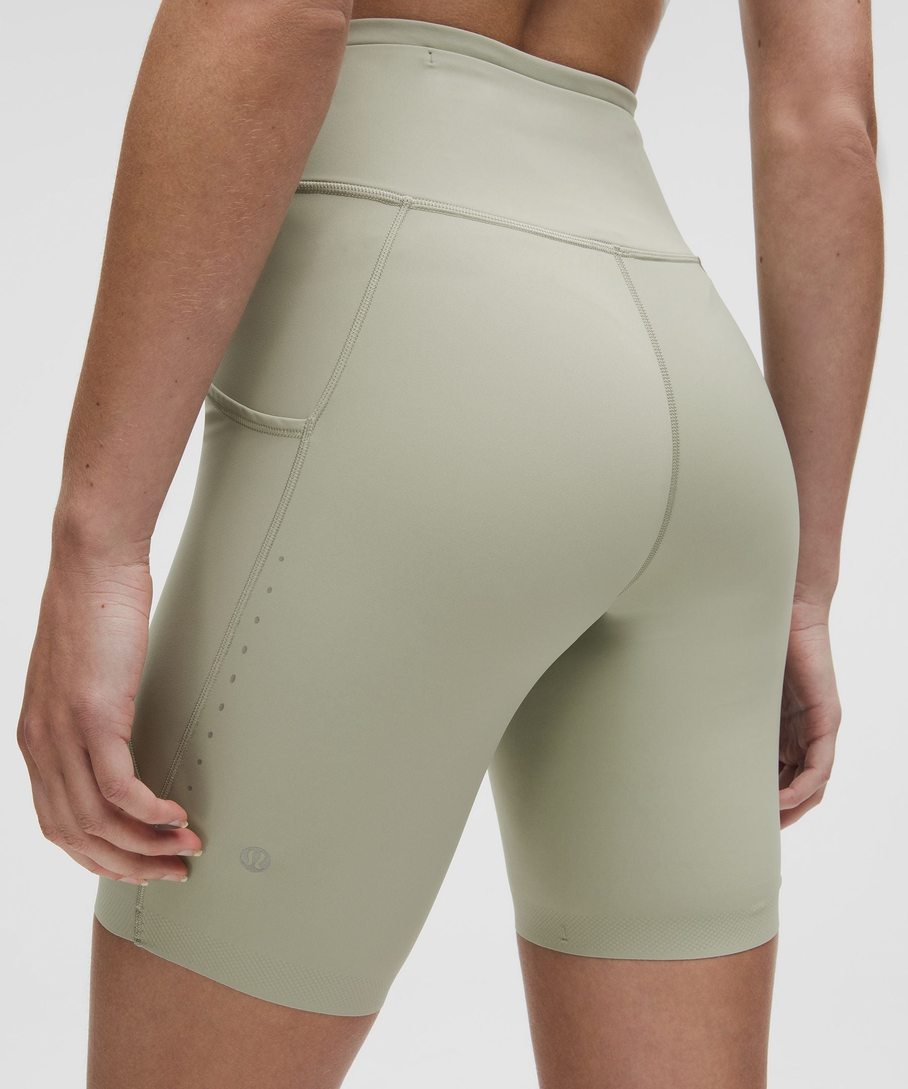 Fast and Free High-Rise Short 8" *5 Pocket