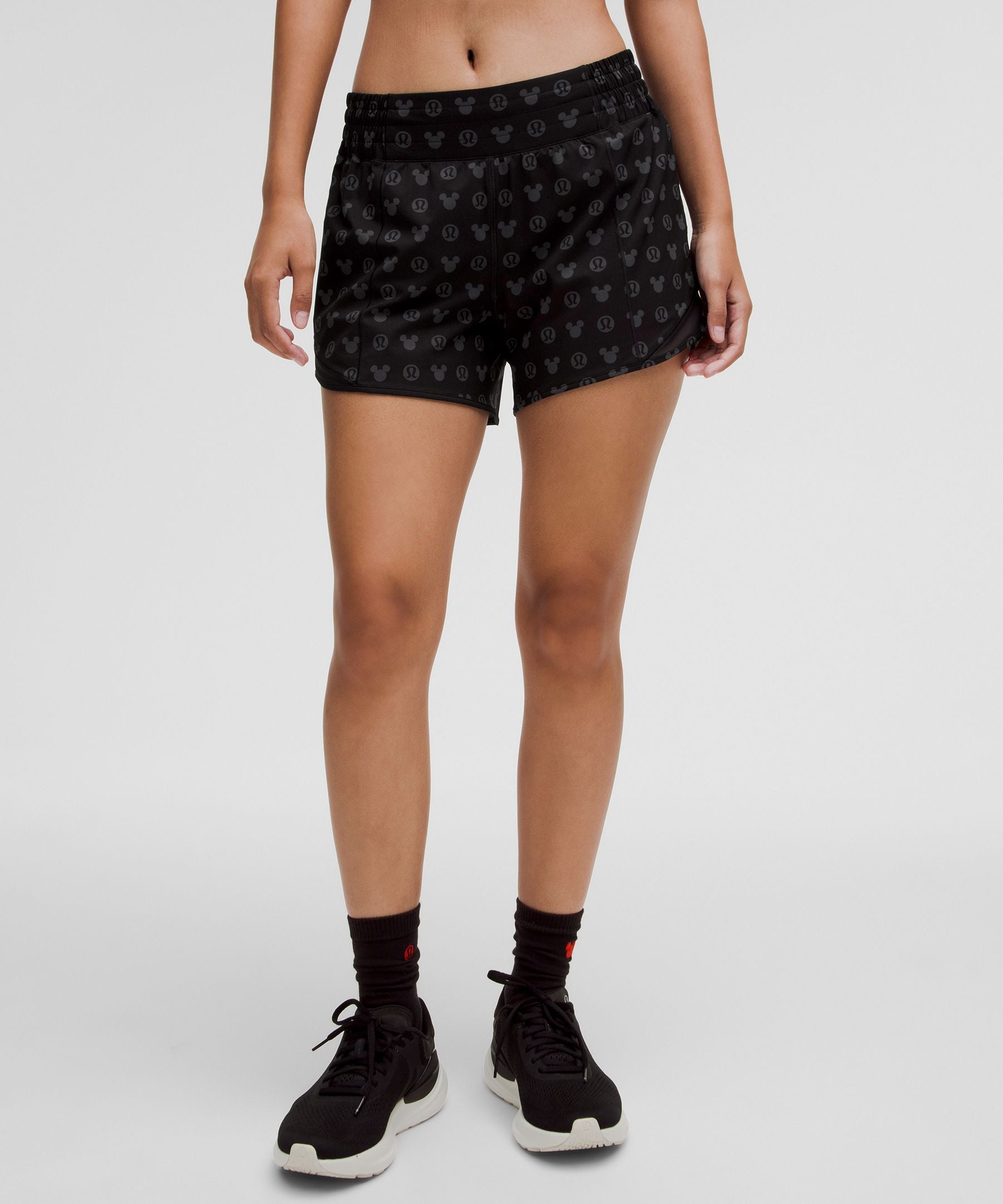 Disney x lululemon *Hotty Hot High-Rise Short 4"
