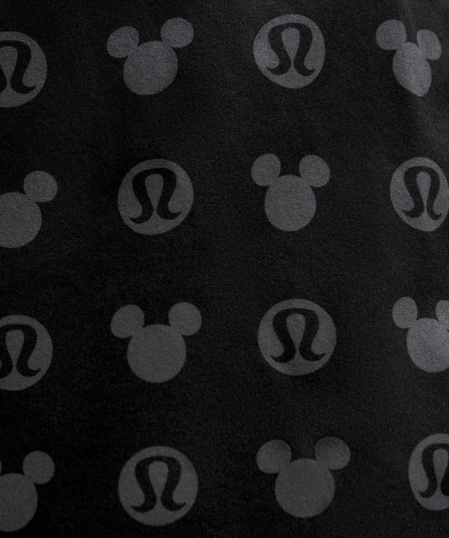 Disney x lululemon *Hotty Hot High-Rise Short 4"