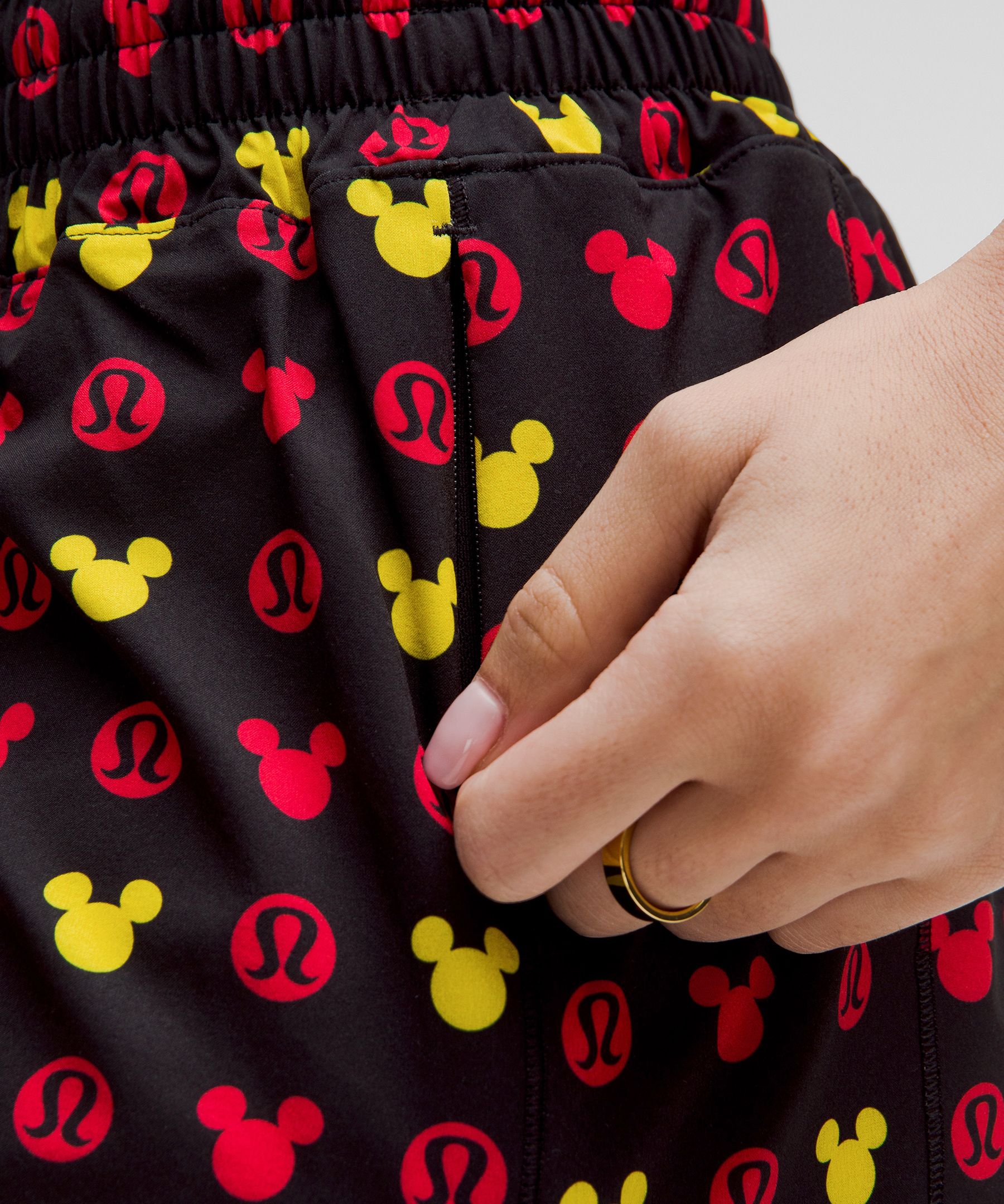Disney x lululemon *Hotty Hot High-Rise Short 4"