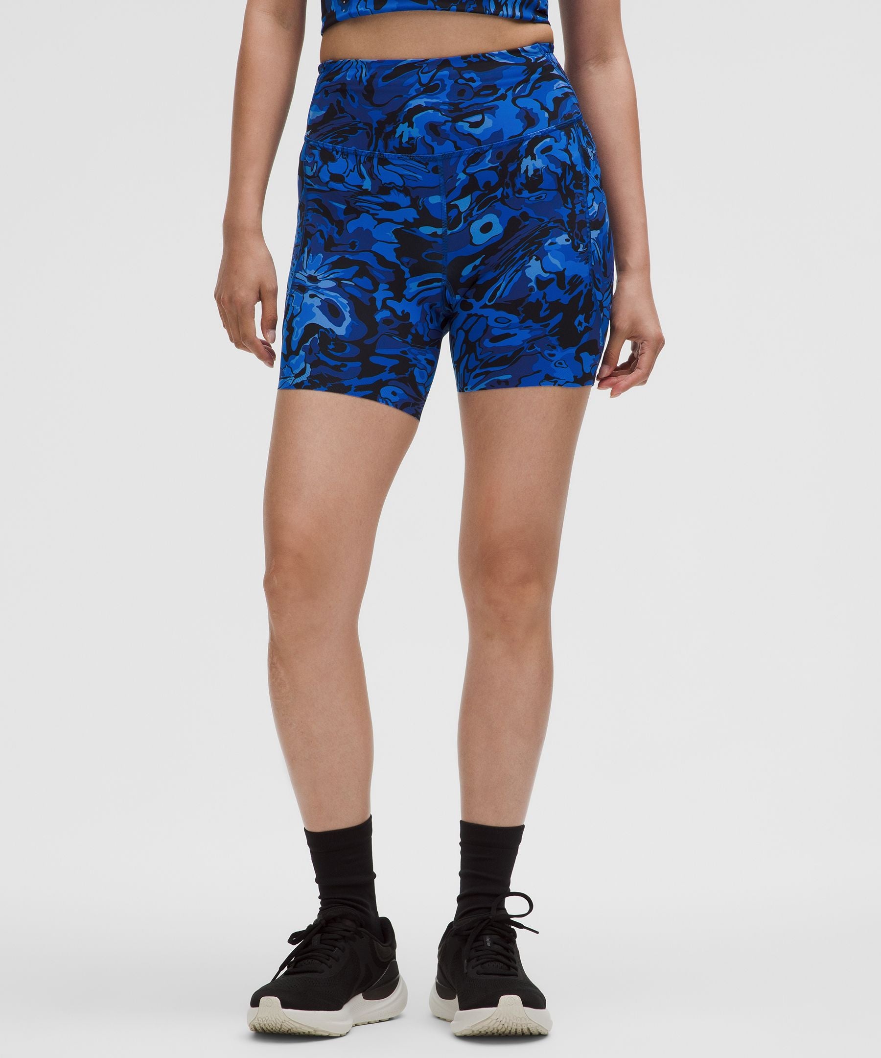 Fast and Free High-Rise Short 6" *5 Pocket