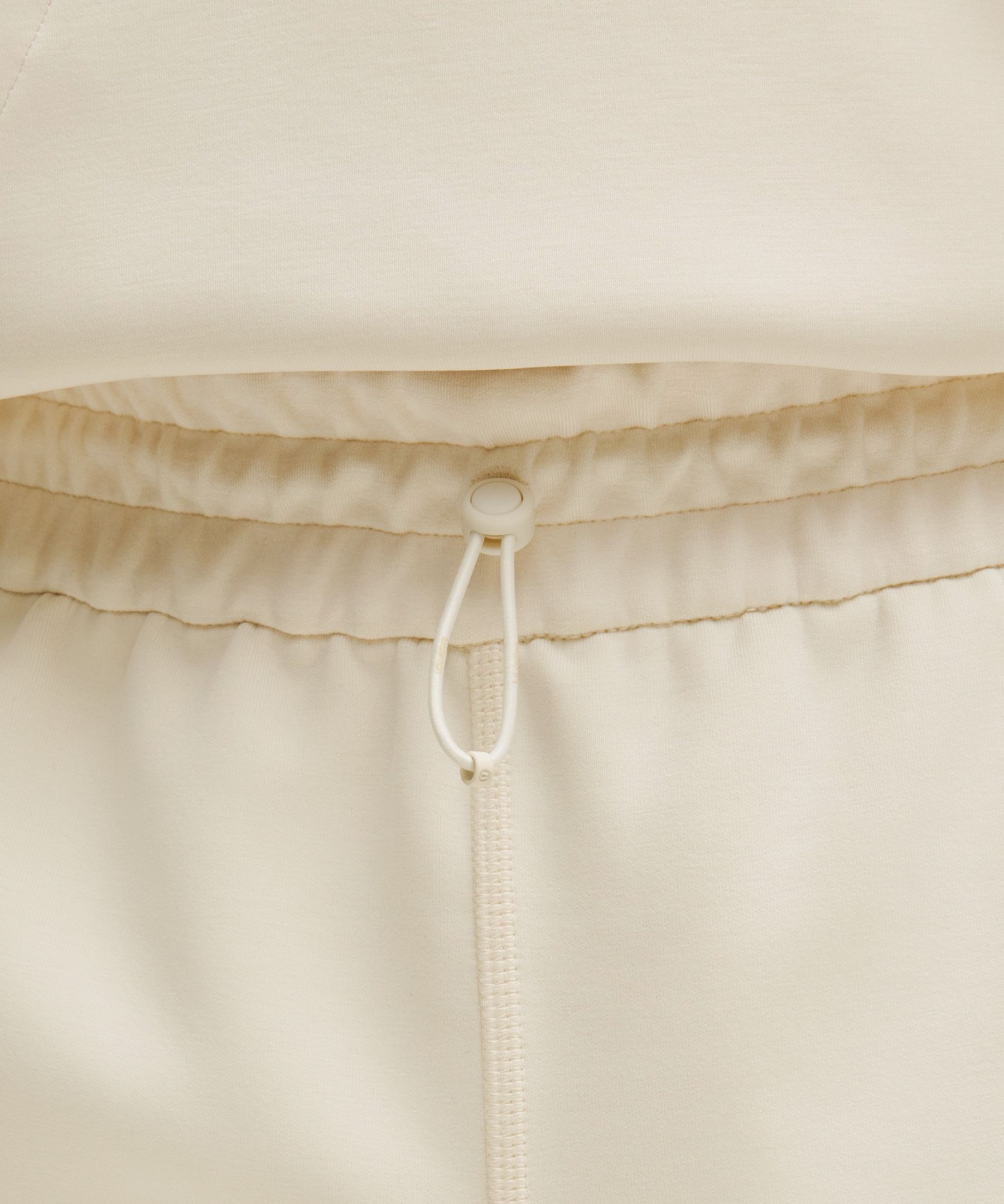 Softstreme High-Rise Short 4"