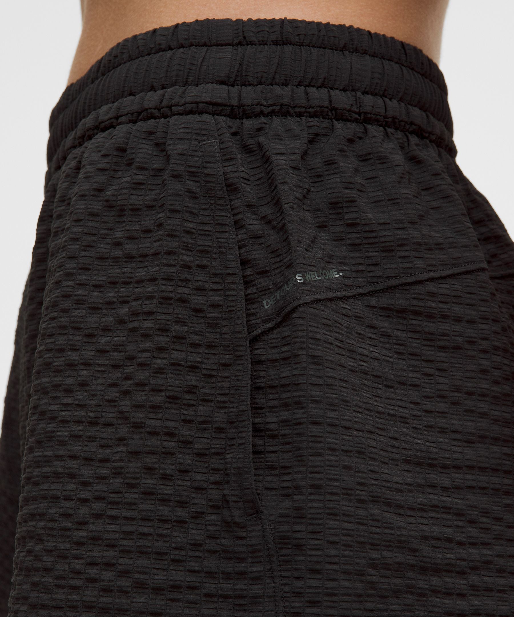 Grid-Texture Relaxed High-Rise Hiking Short 4"
