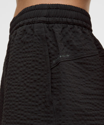 Grid-Texture Relaxed High-Rise Hiking Short 4"