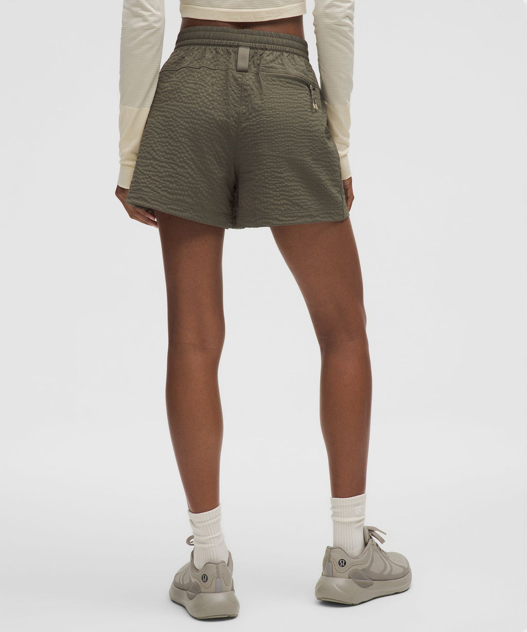 Grid-Texture Relaxed High-Rise Hiking Short 4"