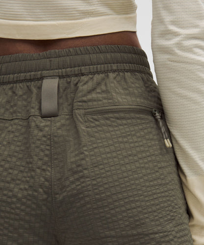 Grid-Texture Relaxed High-Rise Hiking Short 4"