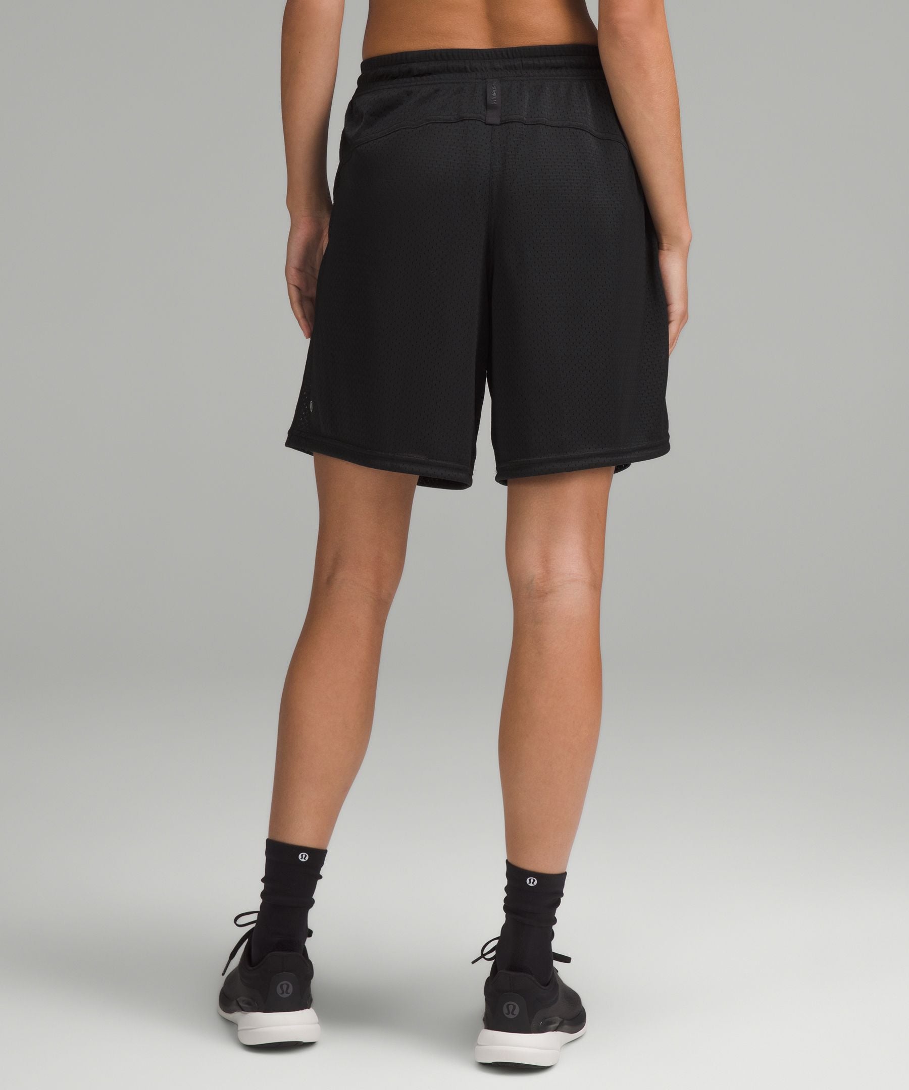 Relaxed-Fit Mesh Training Short 8"