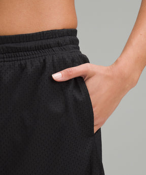 Relaxed-Fit Mesh Training Short 8"