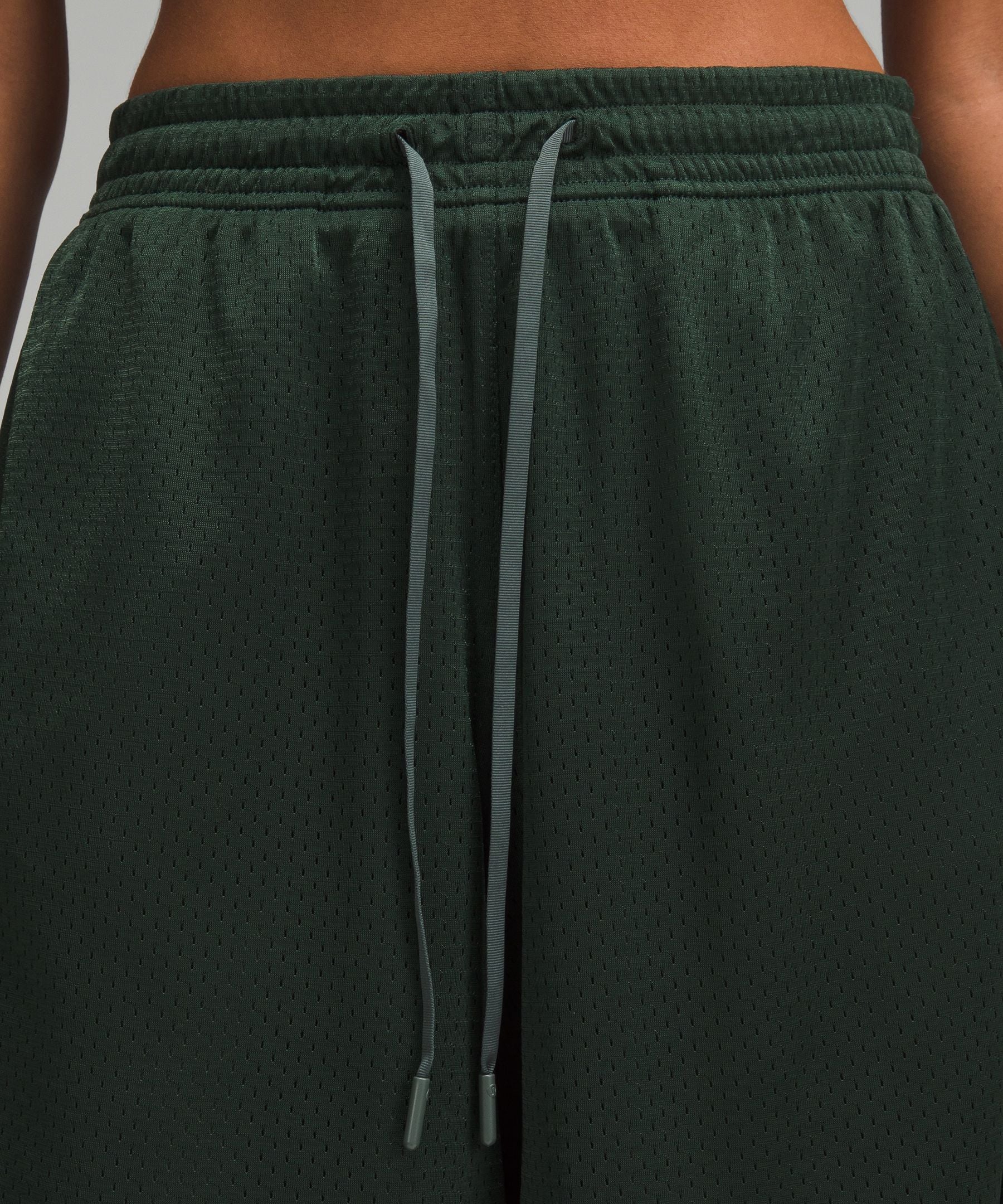 Relaxed-Fit Mesh Training Short 8"