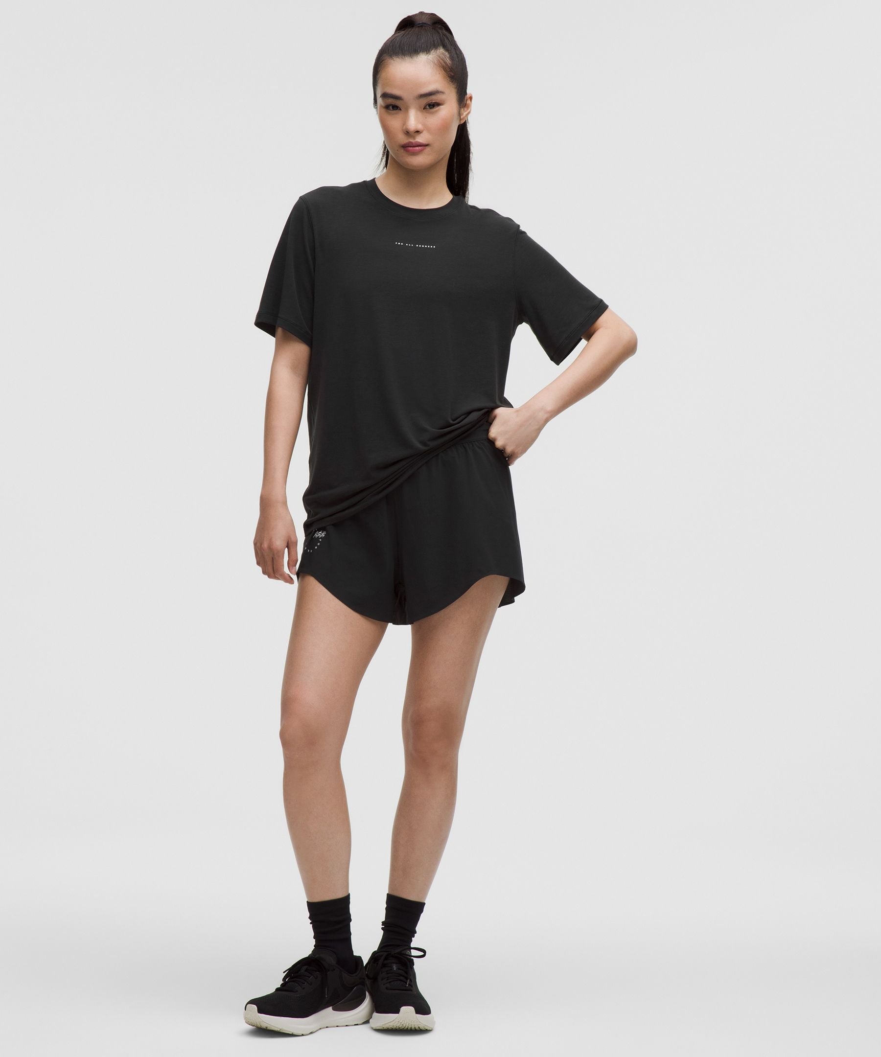 Mile Maker Run Crew Graphic Woven High-Rise Short 3"