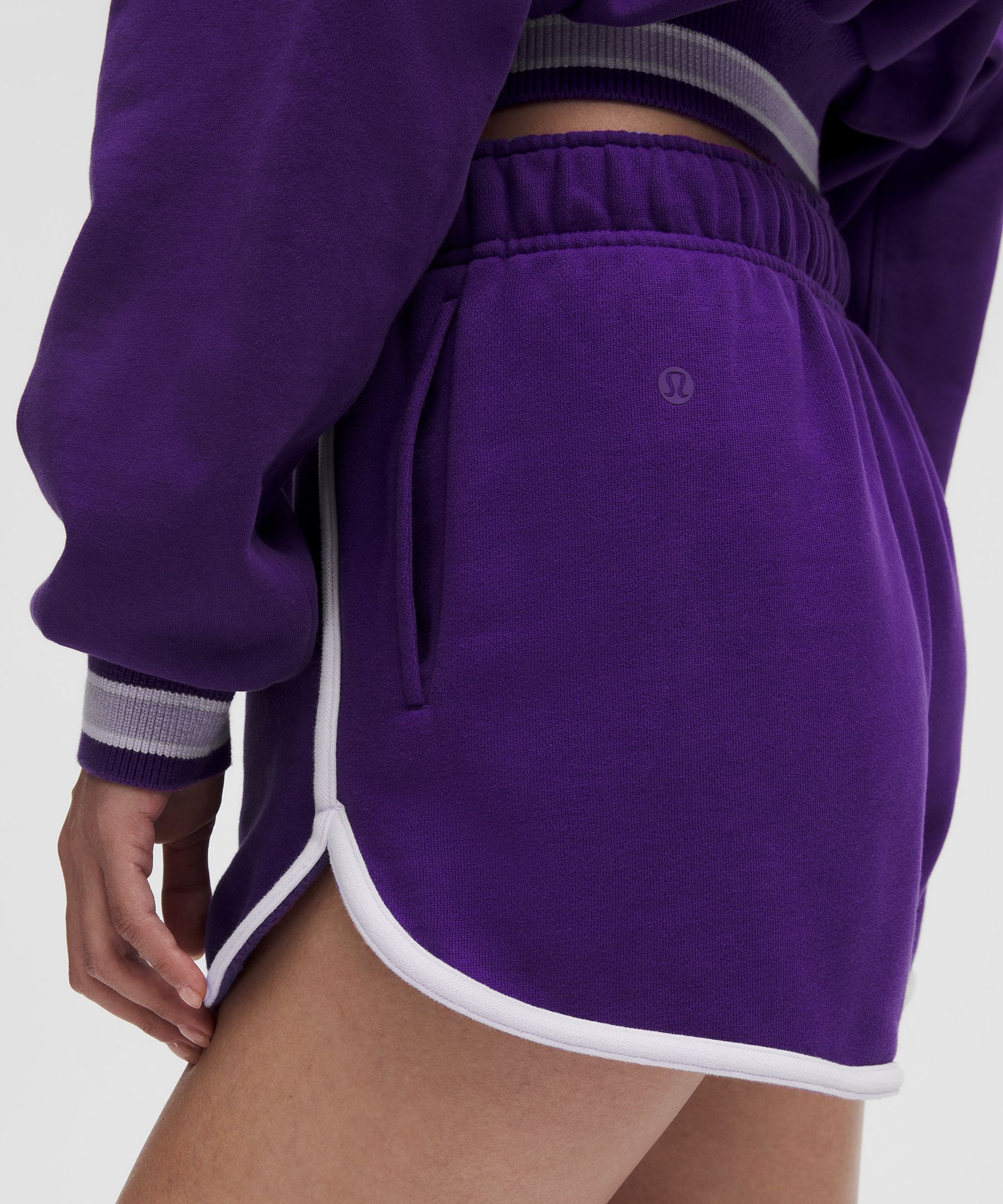 Scuba Mid-Rise Oversized Short 3" *Trim