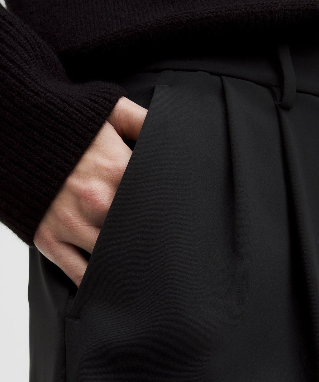 Daydrift Pleated High-Rise Short 7"