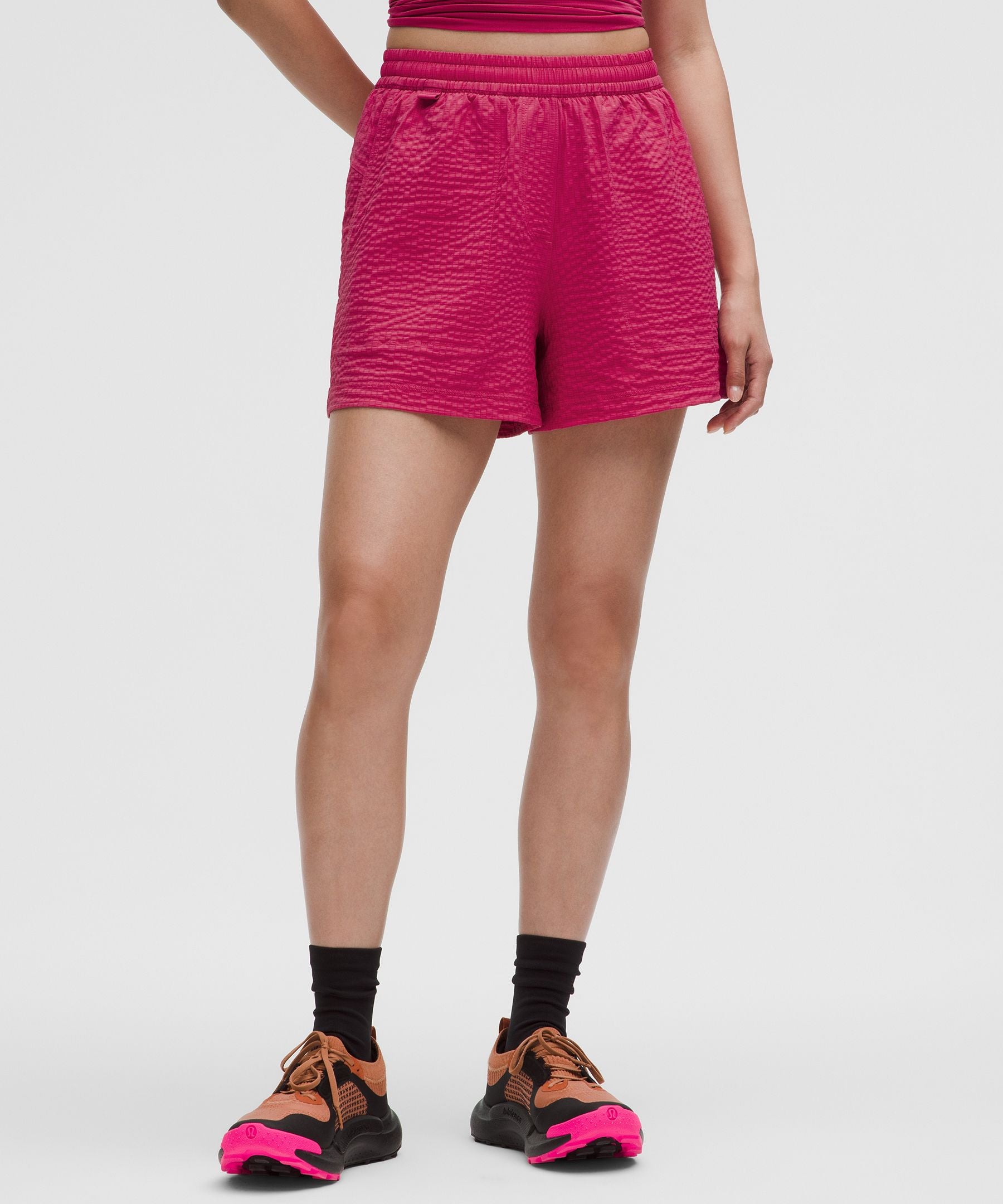 Grid-Texture Relaxed High-Rise Hiking Short 4"