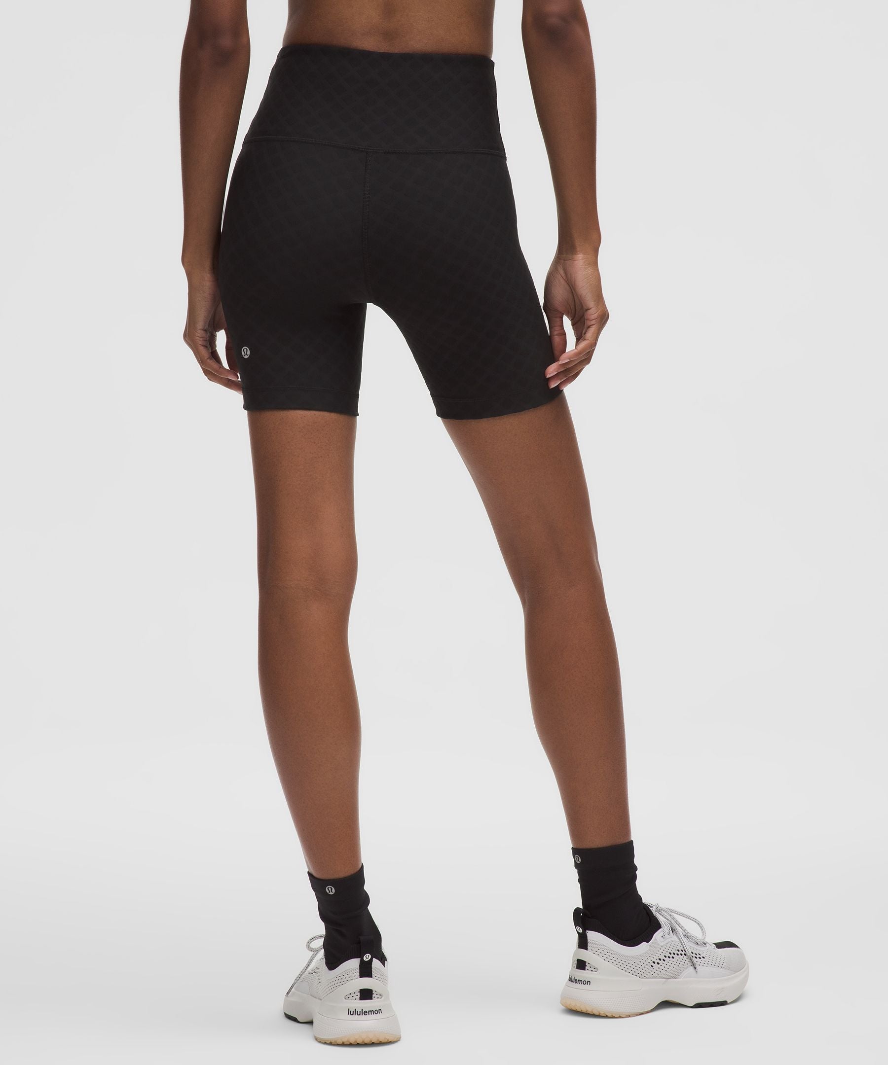 3D Jacquard Diamond Train High-Rise Short 6"