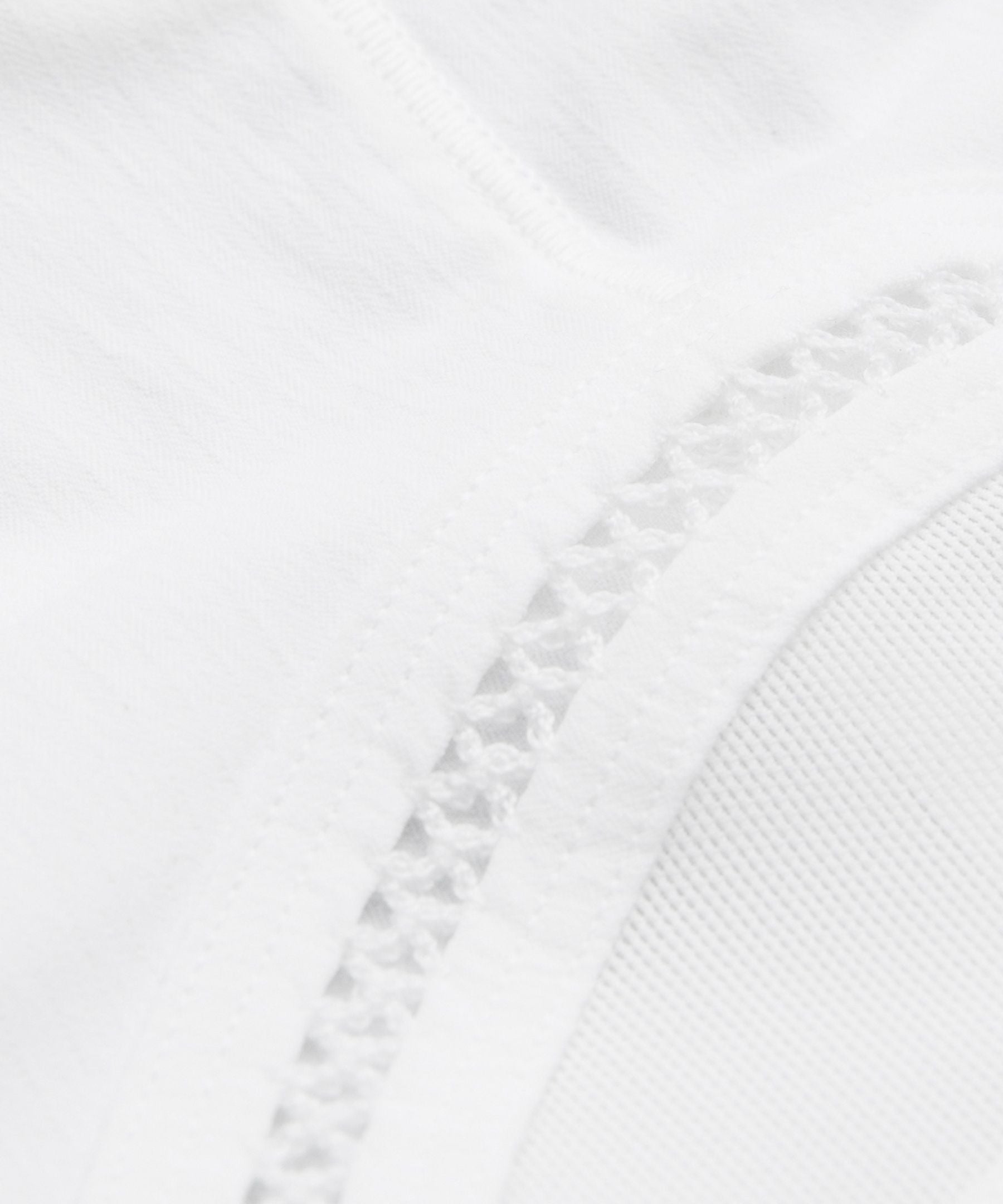 Hotty Hot High-Rise Lined Short 4" *Lace Trim