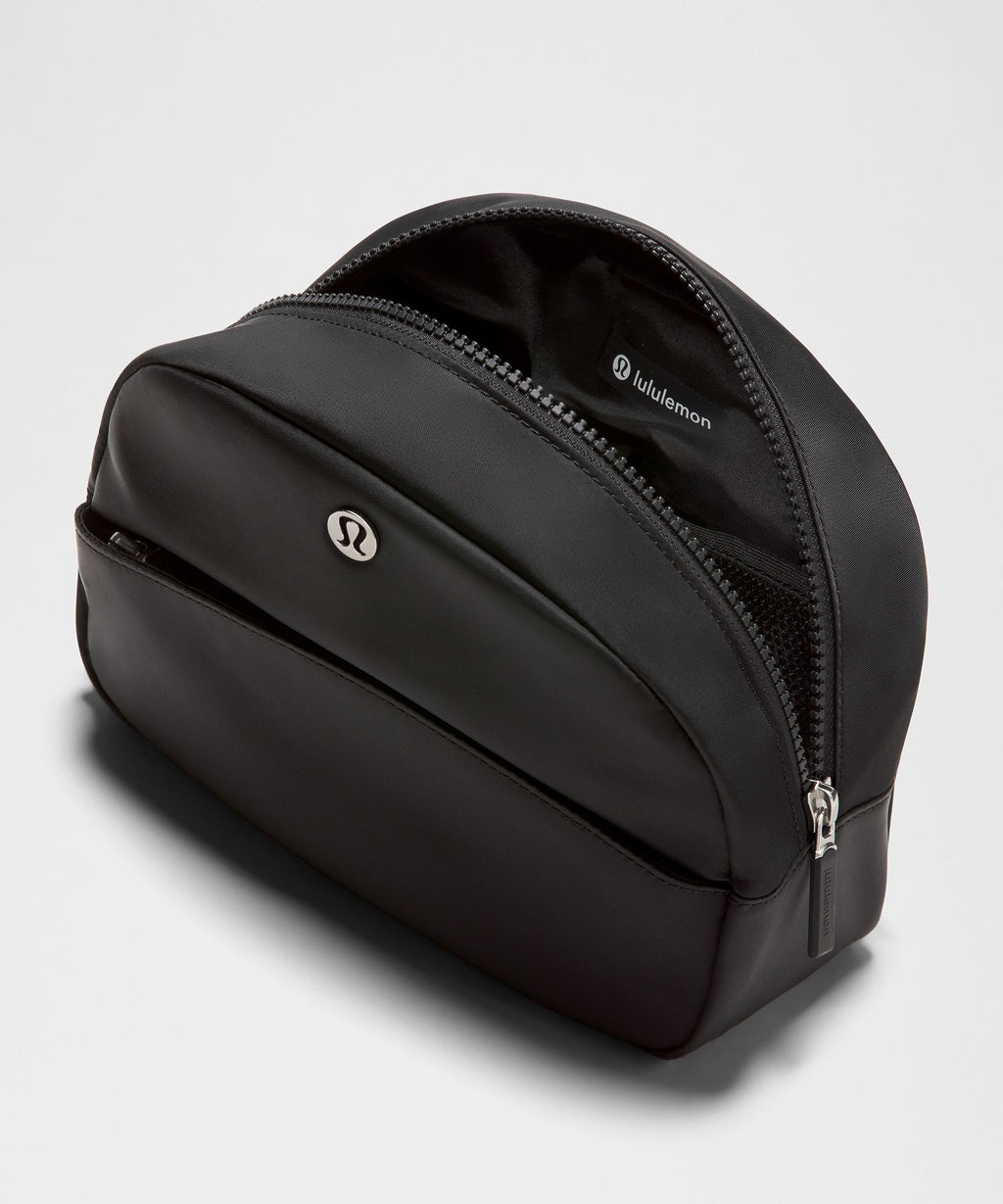 City Essentials Pouch 4L