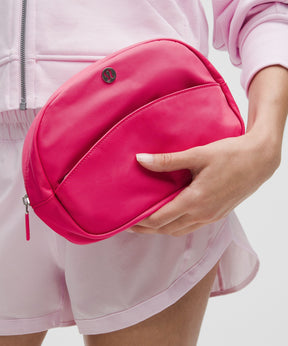 City Essentials Pouch 4L