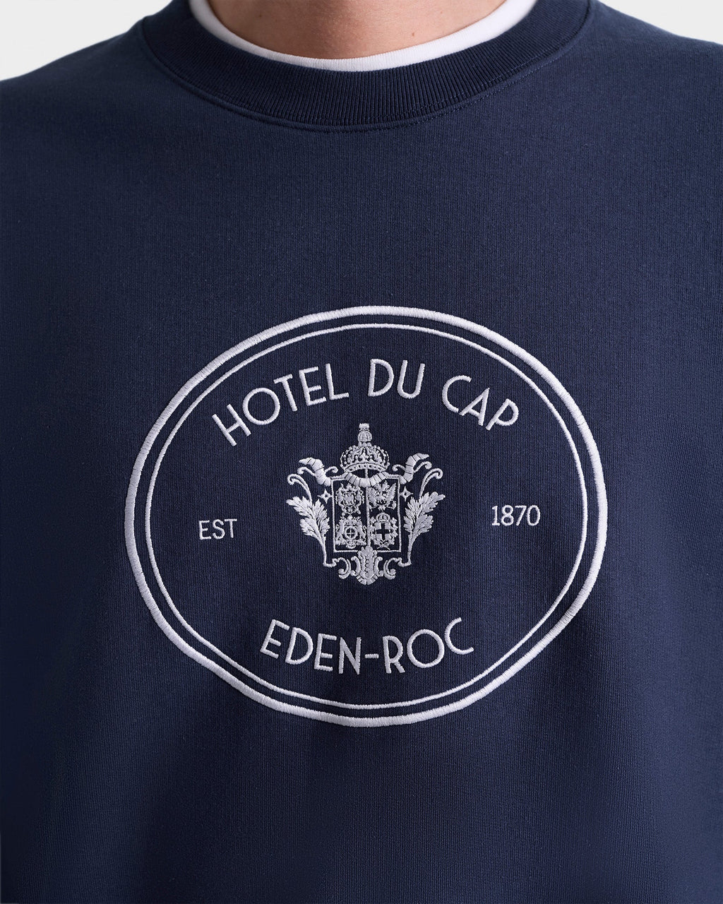 Eden Crest Crewneck - Navy/White