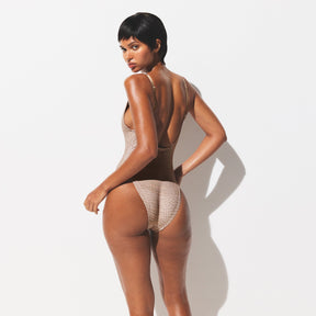 SIGNATURE SWIM SCOOP NECK ONE PIECE | DUNE CROCODILE PRINT