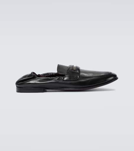 Flexible leather loafers