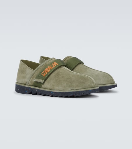 Suede slippers