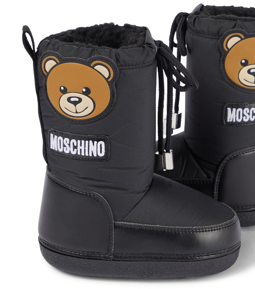 Logo snow boots