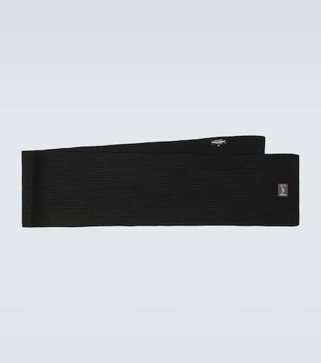 Ribbed-knit scarf