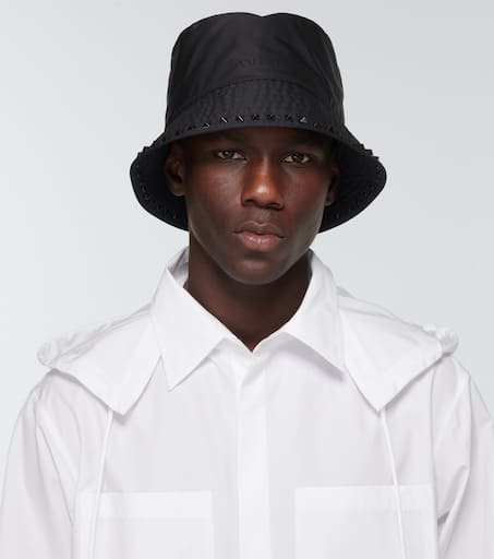 Rockstud bucket hat