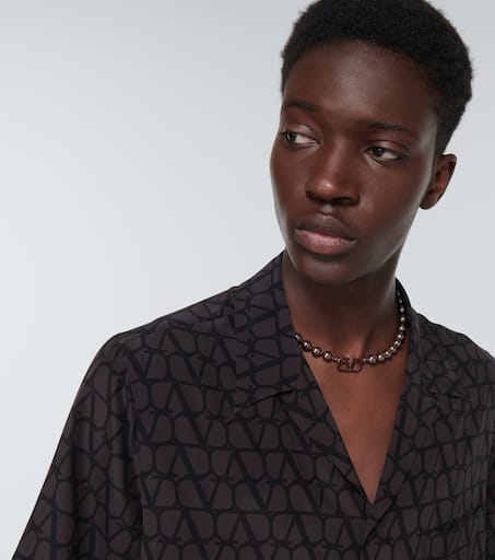 VLogo Signature choker with Swarovski® pearls