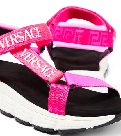 Logo Trigreca sandals