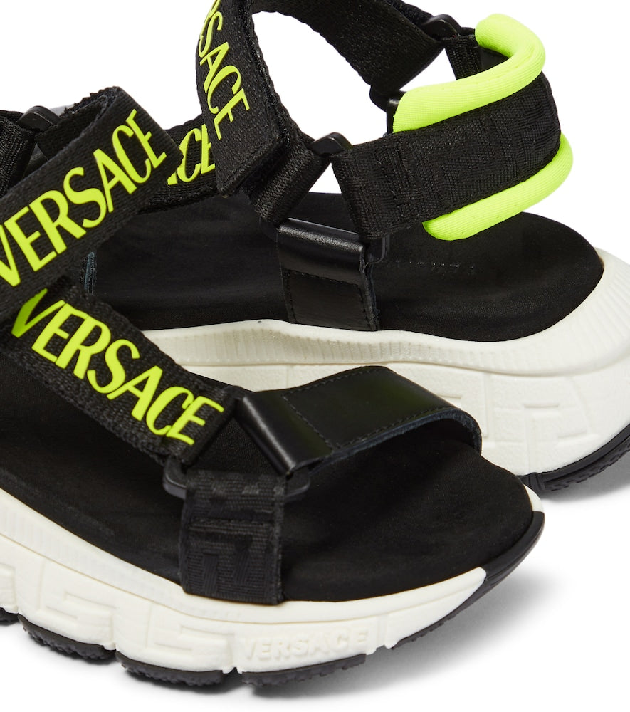 Logo Trigreca sandals